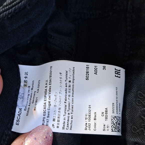 Escada Sport Black Distressed Jegging Cropped‎ Size 36 = US 6 - Picture 8 of 10